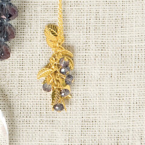 Gold Leaf & Bleu Droplet Necklace