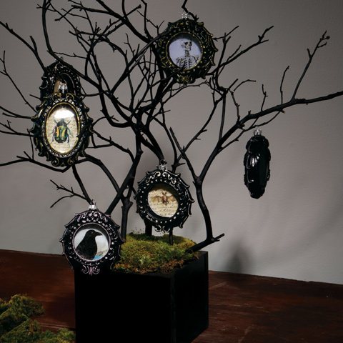 Baroque Noir Tree