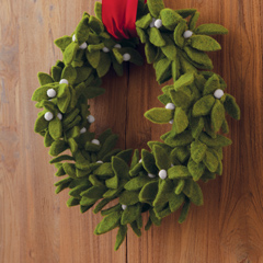Felt Mistletoe Wreath