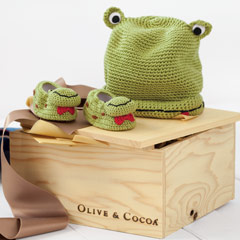 Oliver Frog Hat & Booties