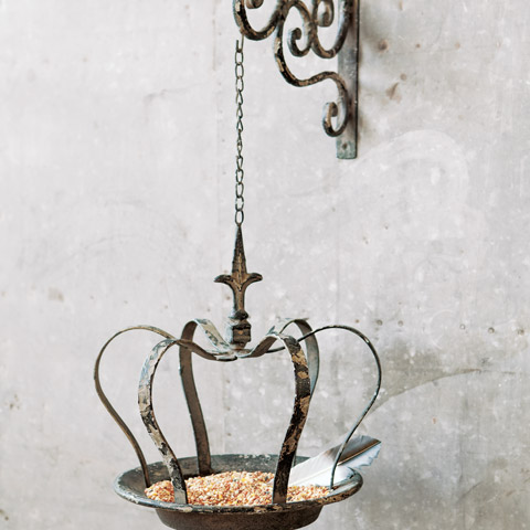 Antiqued Crown Bird Feeder