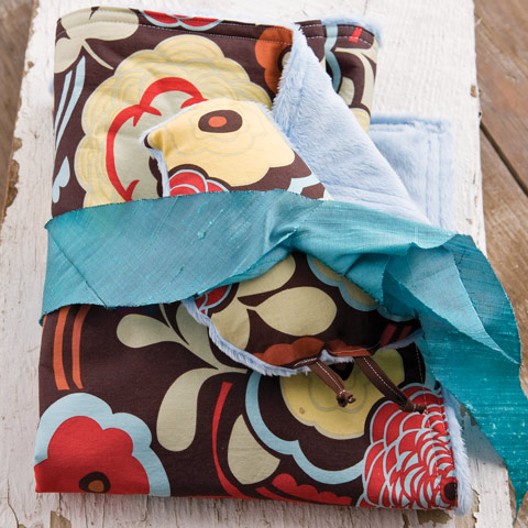 Chocolate Ming Blanket & Snuggle